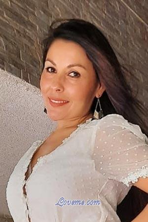 200541 - Isabel Age: 45 - Colombia