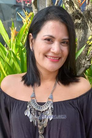 210444 - Karen Age: 40 - Colombia