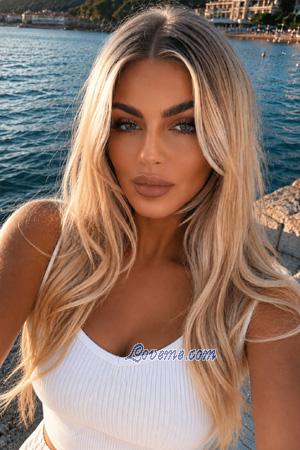 211293 - Inga Age: 36 - France