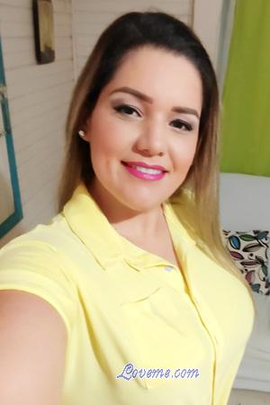 215404 - Yesenia Age: 43 - Costa Rica