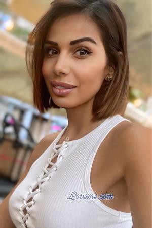 217857 - Alexandra Age: 33 - Romania