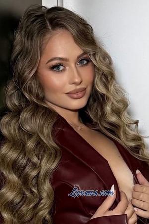 221643 - Krystsina Age: 26 - Belarus