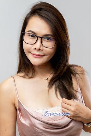 Jib, single woman in Bangkok, Thailand
